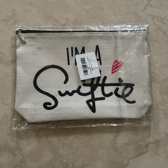 I’m a Swiftie Stylish Cream and Black Pouch - Picture 2 of 4